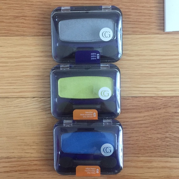 Makeup & skincare bundle + FREE GIFT 🎁 - Picture 5 of 8